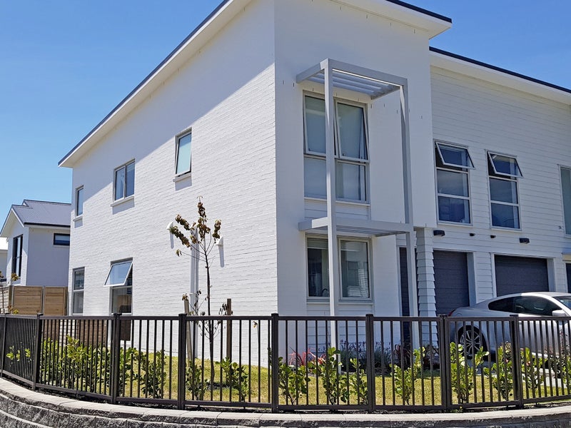 44 William Wallbank Crescent, Swanson, Auckland - Carousel 1