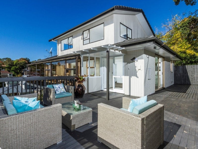 1/15 Long Bay Drive, Torbay, Auckland - Carousel 1