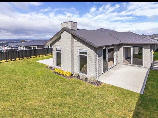 33 Marabou Crescent, Nukuhau, Taupo - Carousel 1