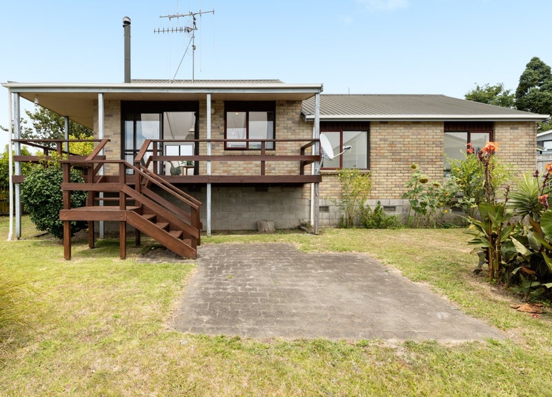 6 Novella Place, Brookfield, Tauranga - Carousel 1