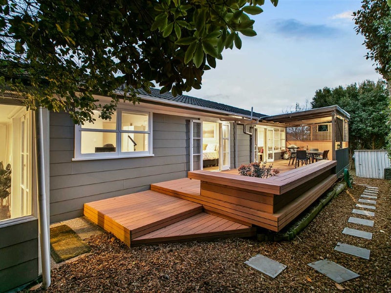 2/32A Sunnynook Road, Sunnynook, Auckland - Carousel 1