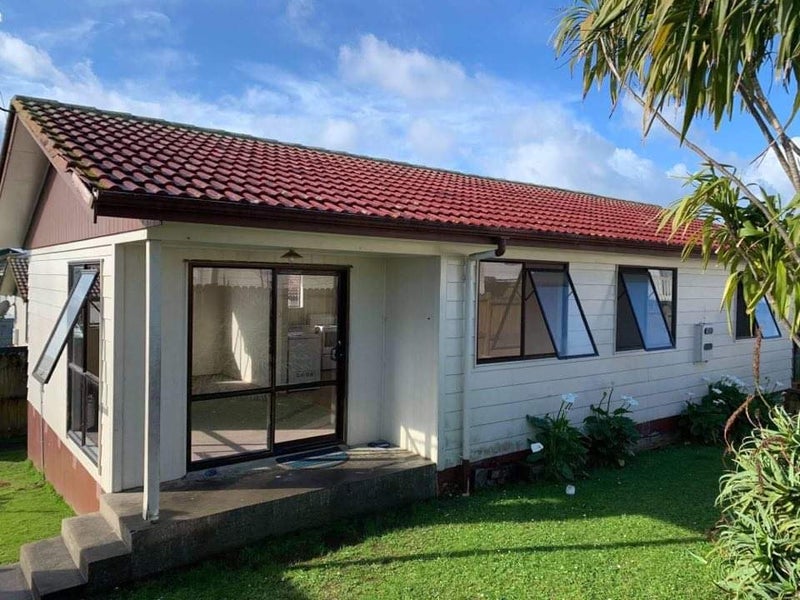 2/7 Coombe Avenue, Otara, Auckland - Carousel 1