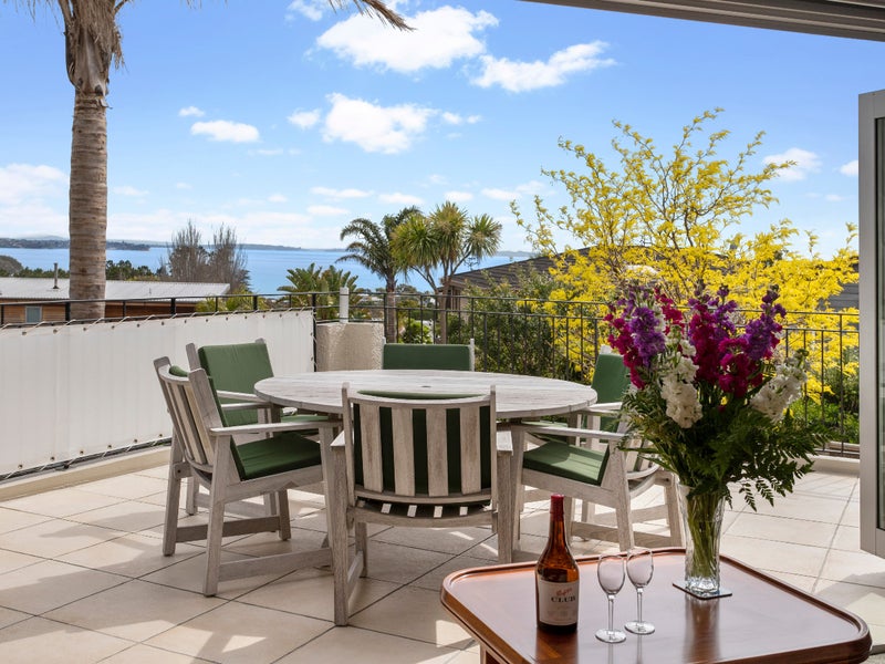 2/164 Aberdeen Road, Campbells Bay, Auckland - Carousel 1