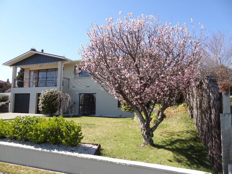 2 Tobin Place, Richmond Heights, Taupo - Carousel 1