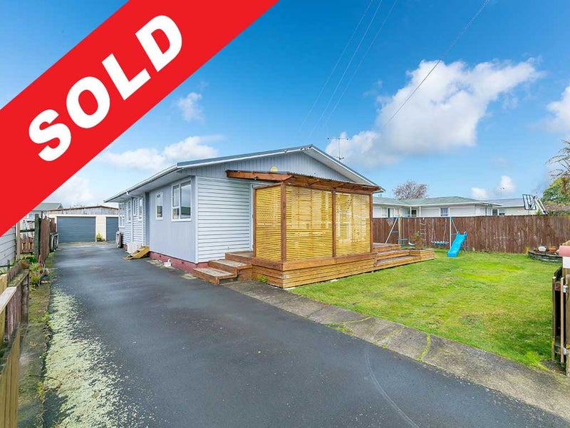 21 Yvonne Street, Melville, Hamilton - Carousel 1