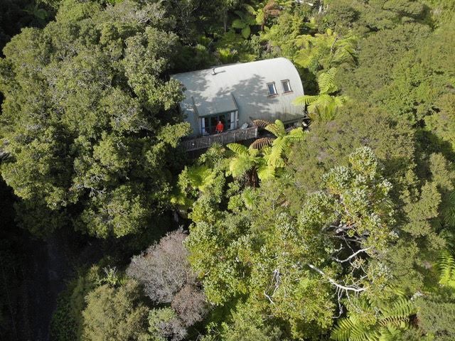 5 Waikarekare Lane, Karekare, Auckland - Carousel 1