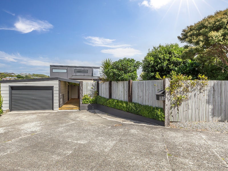 7 Ayr Place, Papakowhai, Porirua - Carousel 1