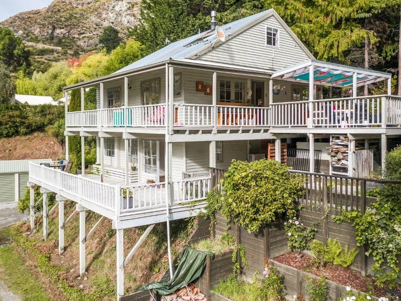 1 McChesney Road, Arthurs Point, Queenstown - Carousel 1
