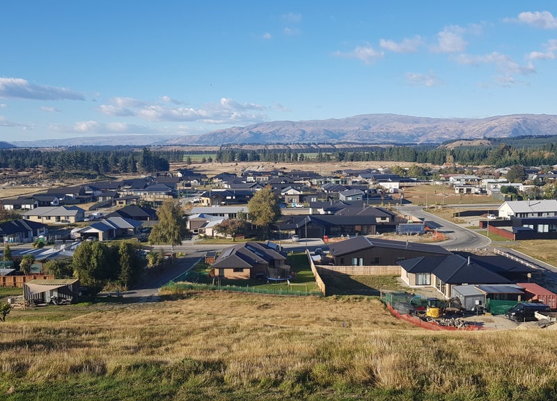 12 Rosella Lane, LAKE HAWEA - Carousel 1