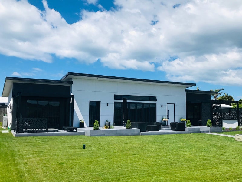 33 Pohutukawa Drive, Eskdale, Napier - Carousel 1