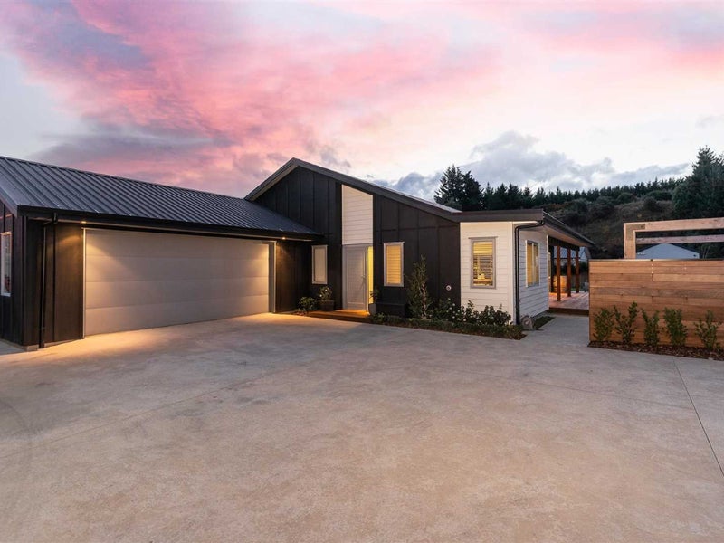 11 Sylvan Street, Lake Hayes, Queenstown - Carousel 1