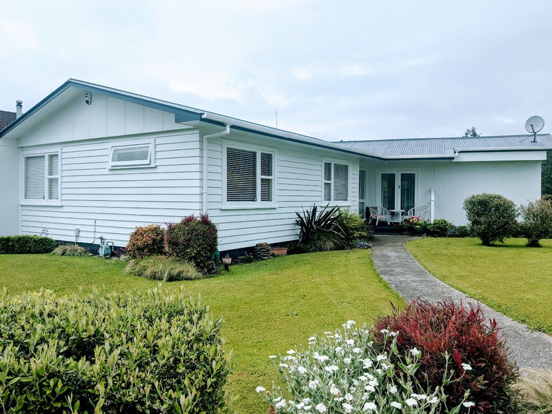2 Opawa Place, Terrace End, Palmerston North - Carousel 1