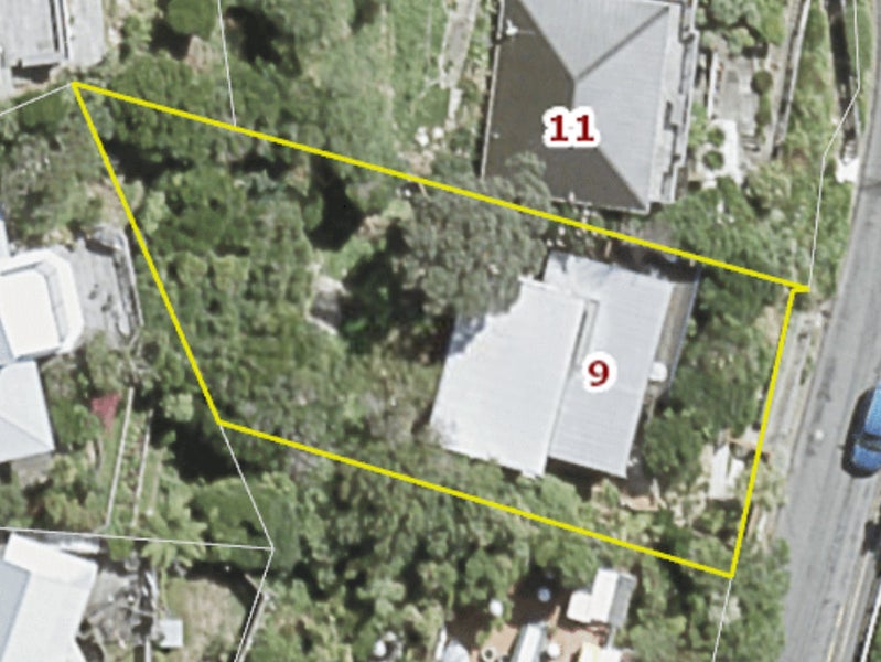 9 Fortification Road, Karaka Bays, Wellington - Carousel 1