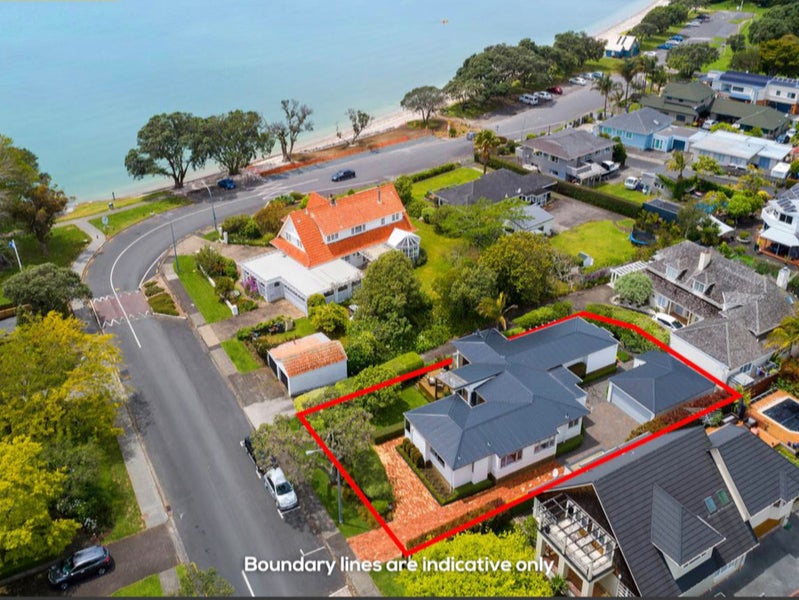 9 Shelly Beach Parade, Cockle Bay, Auckland - Carousel 1