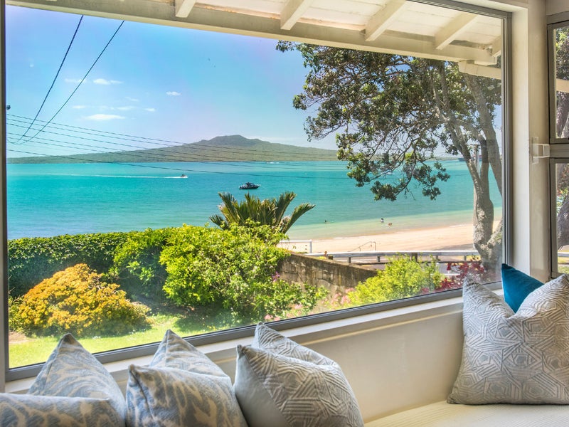 5 Old Lake Road, Narrow Neck, Auckland - Carousel 1