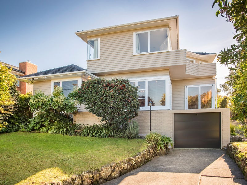 9 Peter Terrace, Castor Bay, Auckland - Carousel 1