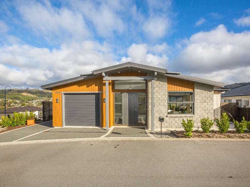 155 John Burke DR, Aotea, PORIRUA - Carousel 1