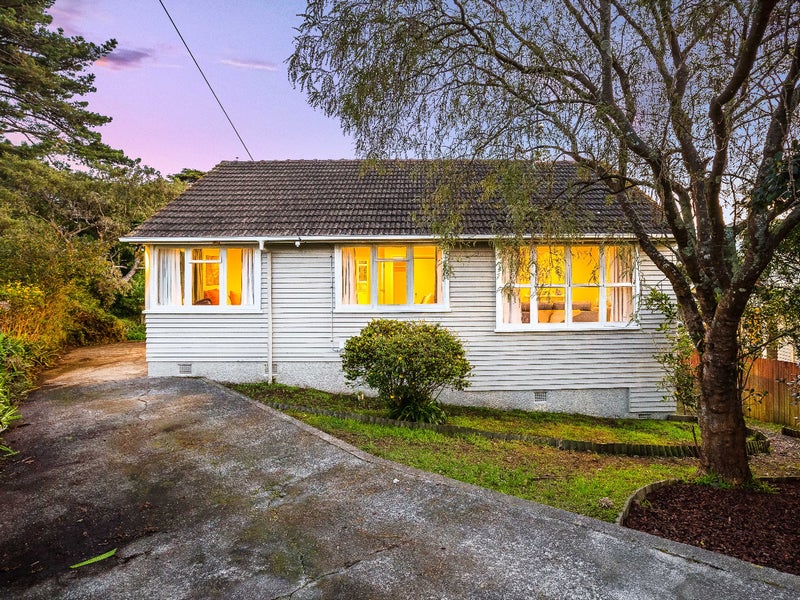 12 King Crescent, Ranui, Porirua - Carousel 1