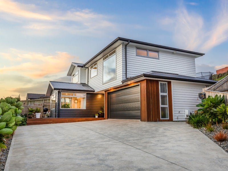 7 Waitaria Terrace, Aotea, Porirua - Carousel 1