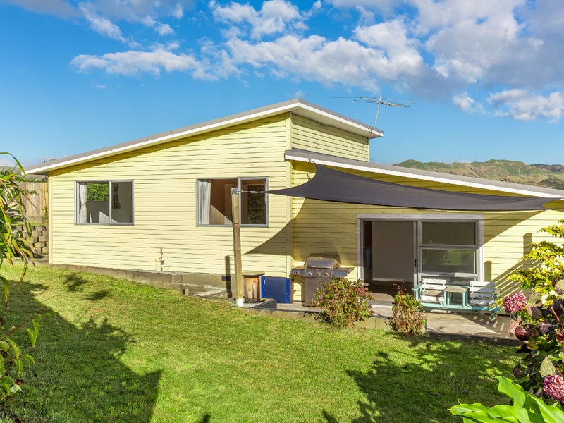 4 Sombrero View, Ascot Park, Porirua - Carousel 1