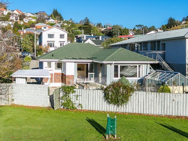 26 Hazel Avenue, Caversham, Dunedin - Carousel 1