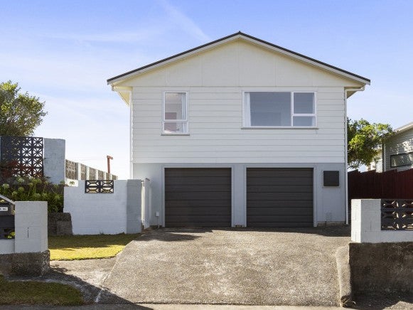 15 Outram Grove, Kelson, Lower Hutt - Carousel 1