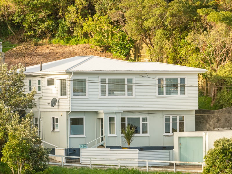 9 Houghton Bay Road, Houghton Bay, Wellington - Carousel 1