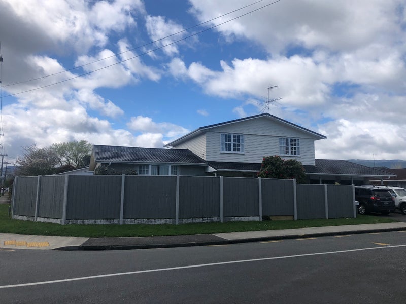 76 Golders Road, Elderslea, Upper Hutt - Carousel 1