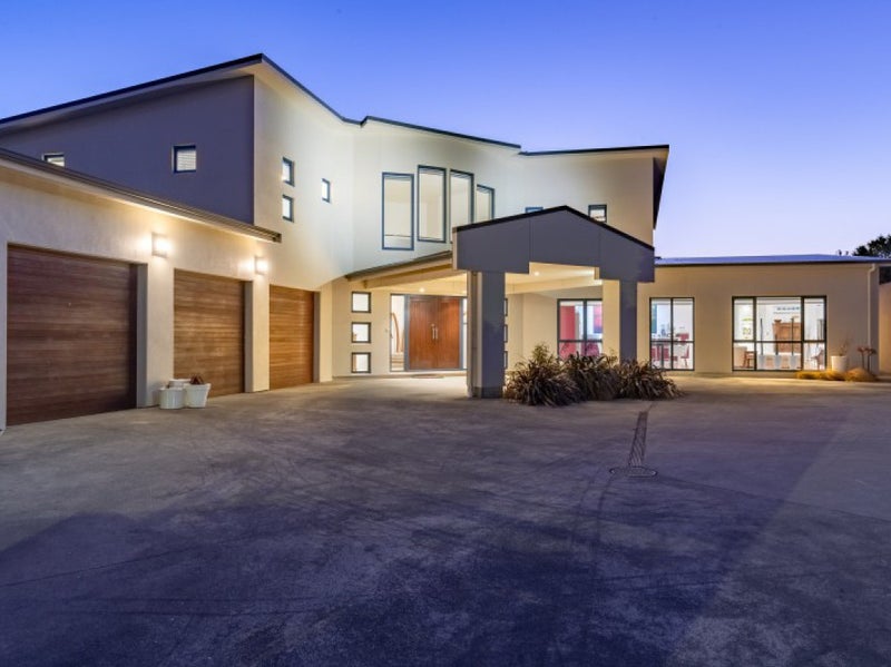 25 Arahiwi Grove, Tirohanga, Lower Hutt - Carousel 1