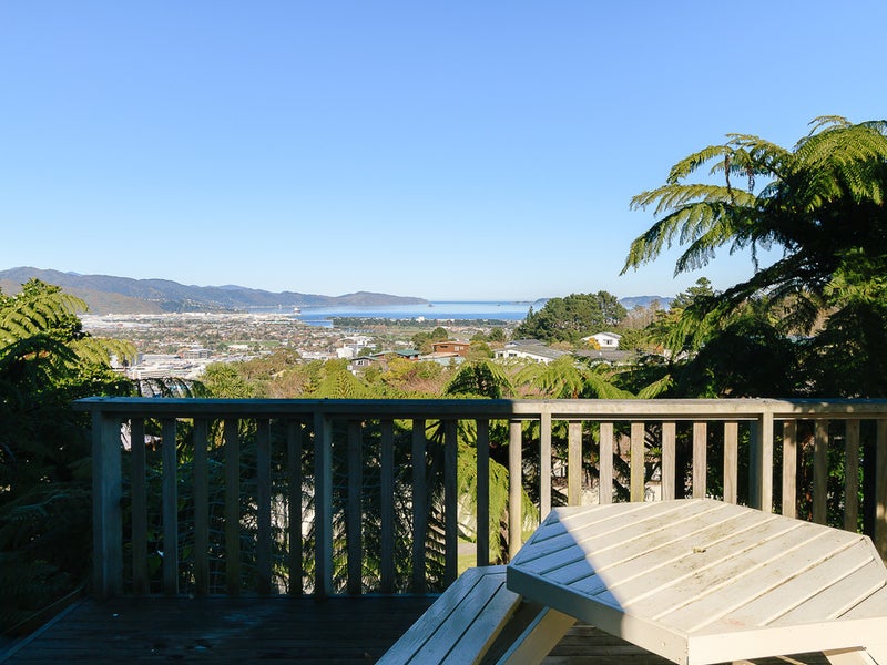 14 Kekeno Grove, Tirohanga, Lower Hutt - Carousel 1