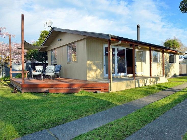 4 Clifton Place, Riverdale, Gisborne - Carousel 1