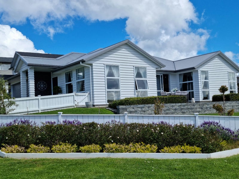 2 Whaley Greens , Silverdale, Silverdale  - Carousel 1