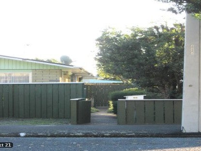 2/66 OROUA ST, RONA BAY, EASTBOURNE - Carousel 1