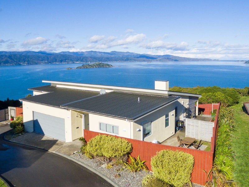 23 Bendigo Grove, Newlands, Wellington - Carousel 1