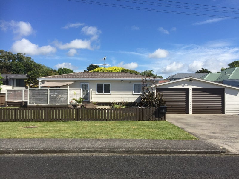 1 Howden Street, Waiuku, Waiuku - Carousel 1