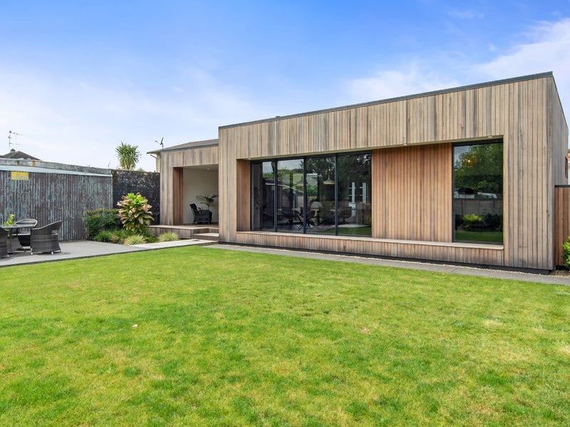 12 Jellicoe Drive, Hamilton East, Hamilton - Carousel 1