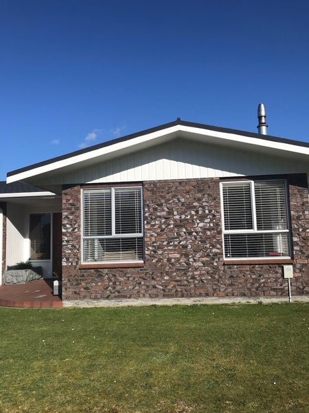 1 Wesley Avenue, Frankleigh Park, New Plymouth - Carousel 1