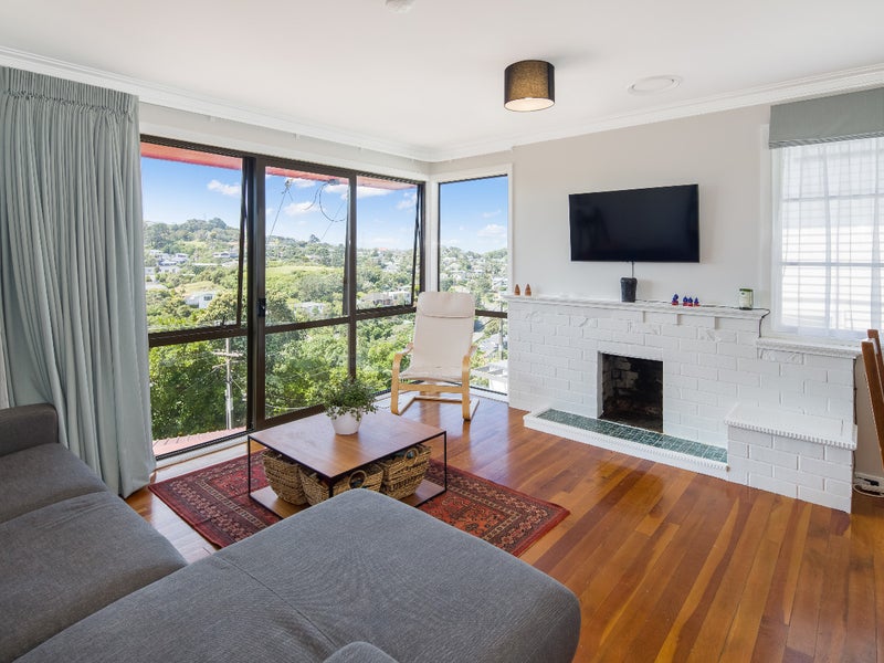 102 Ruskin Road, Newlands, Wellington - Carousel 1