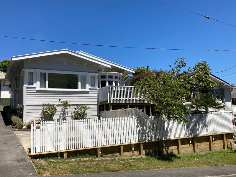 0 , Nelson South - Carousel 1