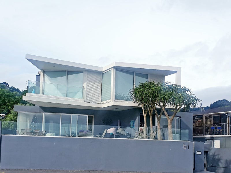 61 Moana Road, Plimmerton, Porirua - Carousel 1