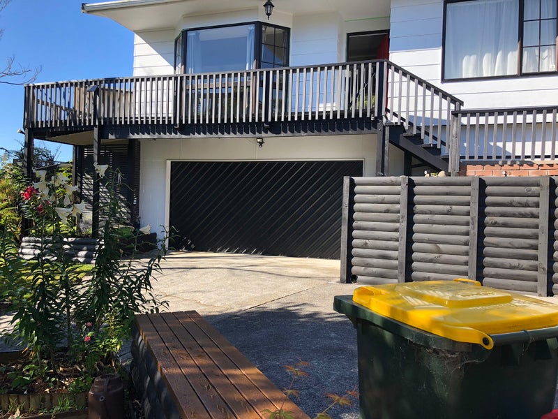 79 Poplar Grove, Whalers Gate, New Plymouth - Carousel 1