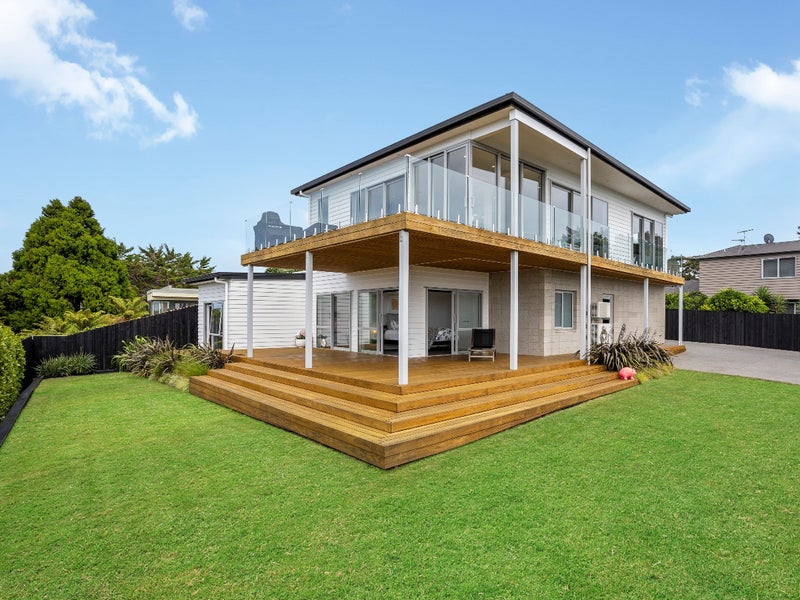 6 Ava Avenue, Titirangi, Auckland - Carousel 1