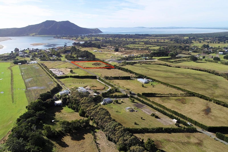 7 Wagener Grove, Pukenui - Carousel 1