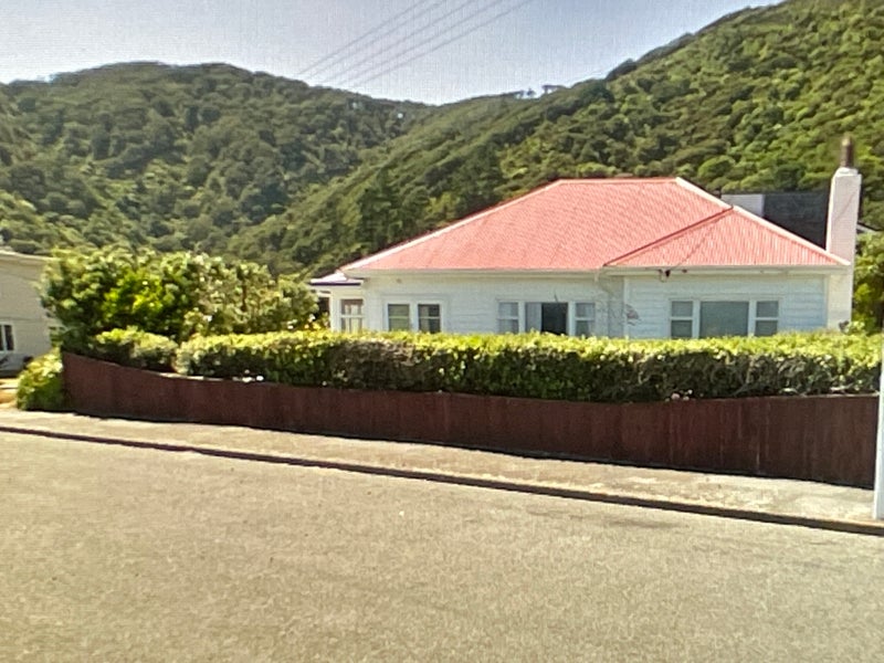 31 Konini Street, Eastbourne, Lower Hutt - Carousel 1