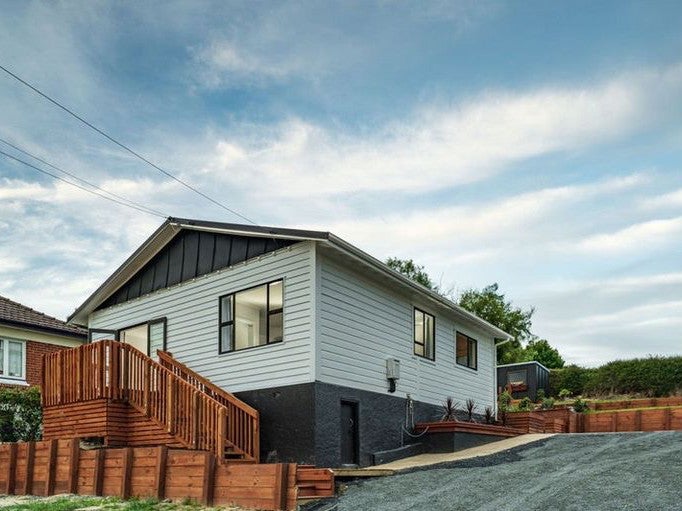 33 Teignmouth Street, Abbotsford, Dunedin - Carousel 1