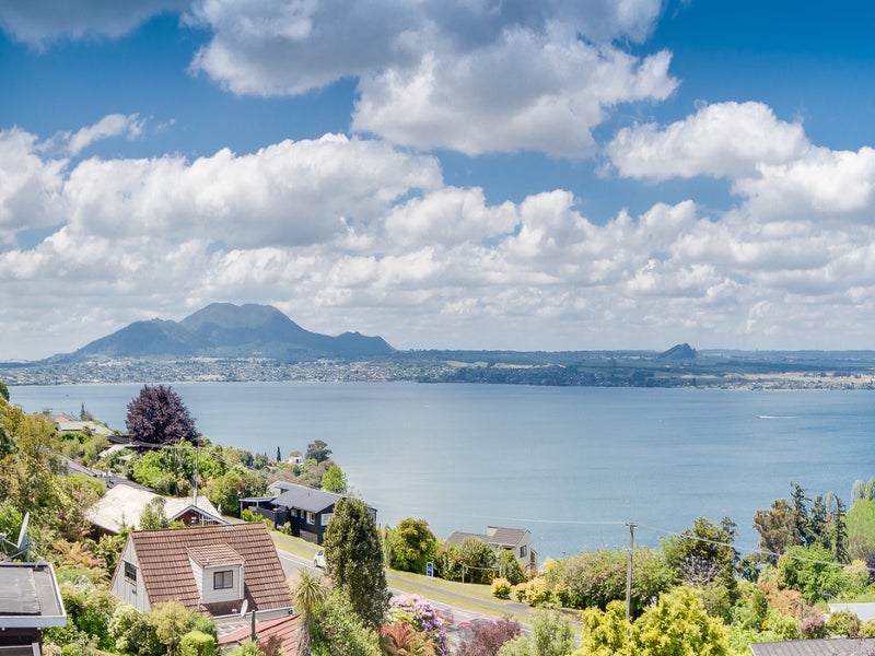 4/92 Wakeman Road, Acacia Bay, Taupo - Carousel 1