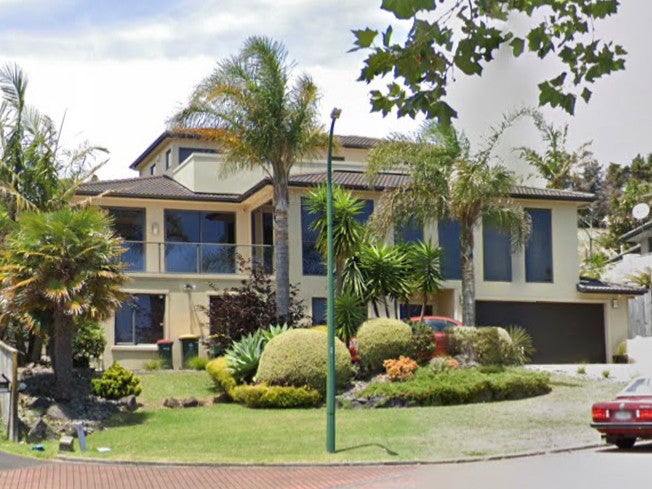 42 Brooke Ridge Rise, East Tamaki Heights, Auckland - Carousel 1