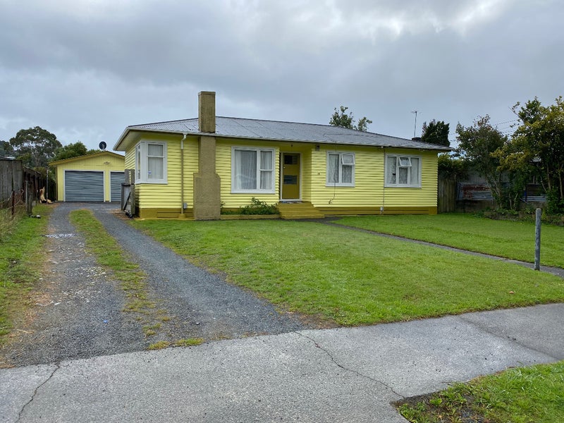 18 Hanson Grove, Stokes Valley, Lower Hutt - Carousel 1