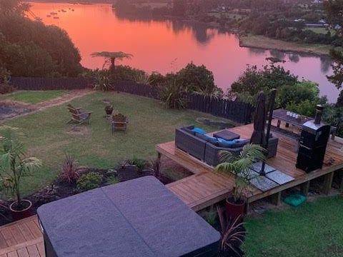 39 Pohutukawa Avenue, Shelly Park, Auckland - Carousel 1