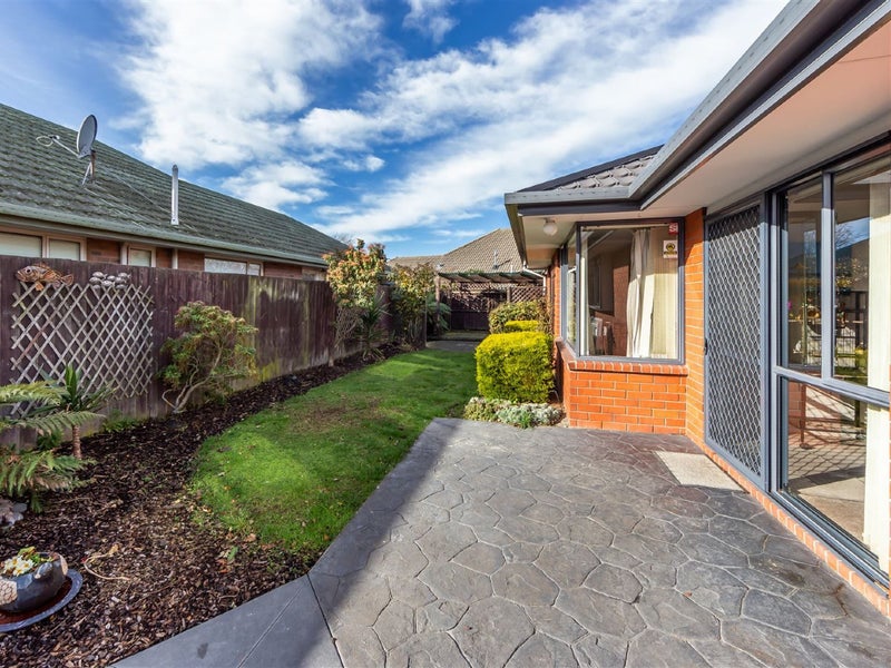 2/5 MURFITT PLACE, Sockburn, Christchurch - Carousel 1